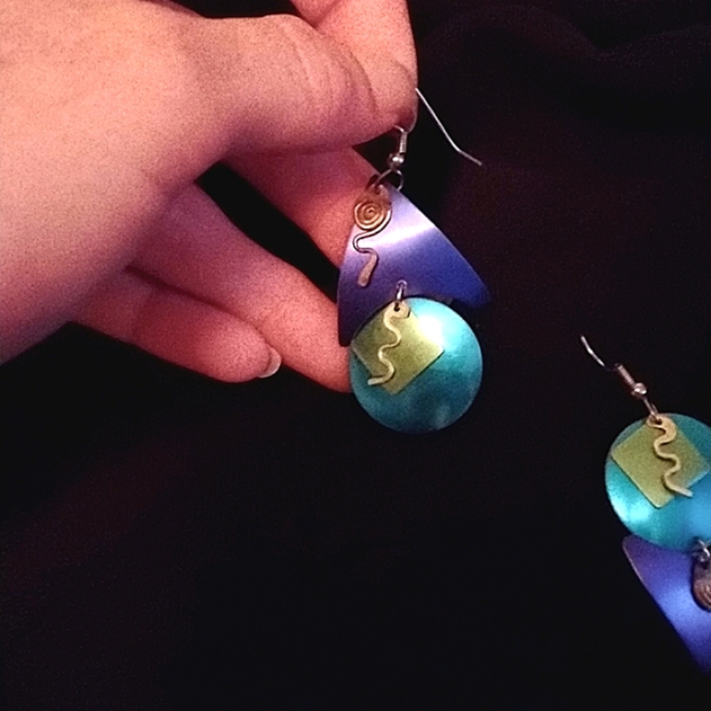 Earrings - Picture 2 of 3